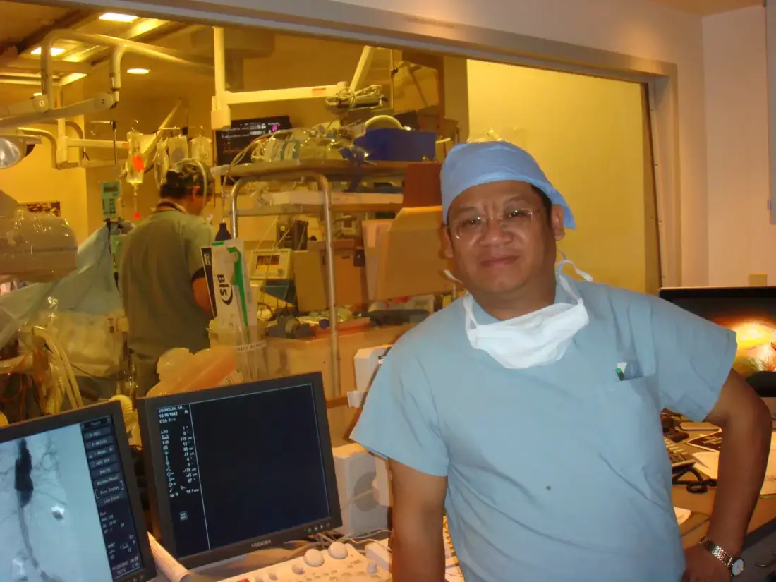 Dr Mike smiling in the surgeon room